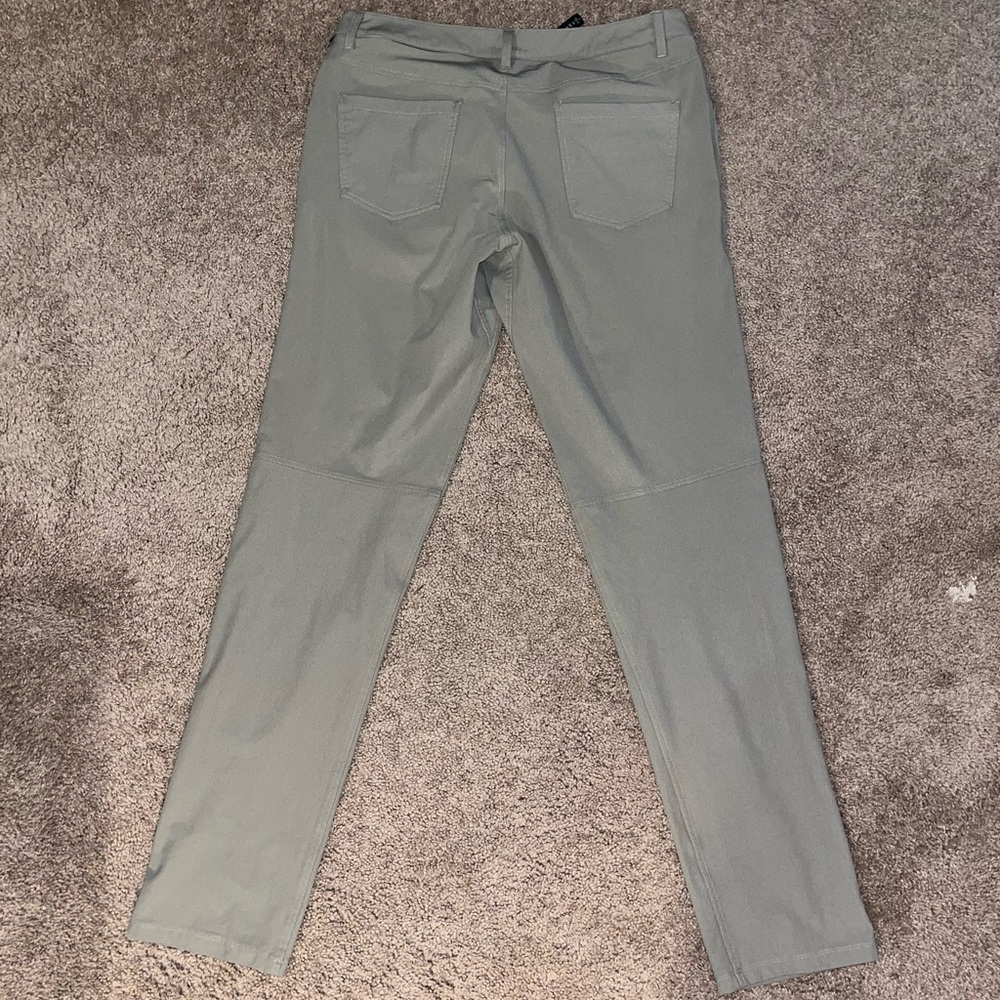 NWOT Lululemon ABC Pants. Size 35 Tall
